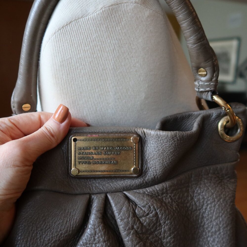 Marc By Marc Jacobs brownish grey classic leather Q Hillier hobo handbag/purse - Picture 10 of 16